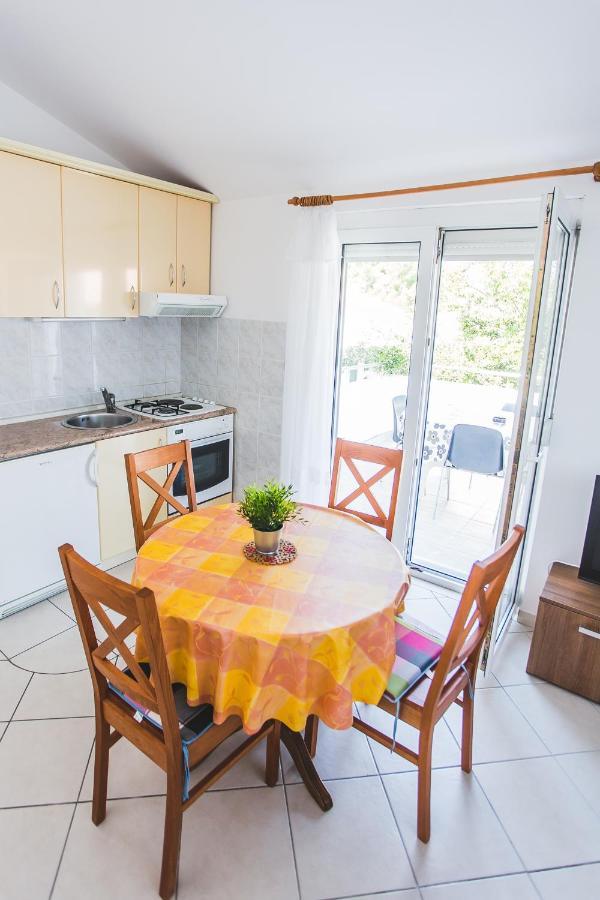 Apartmani Males Rogoznica  Exterior foto