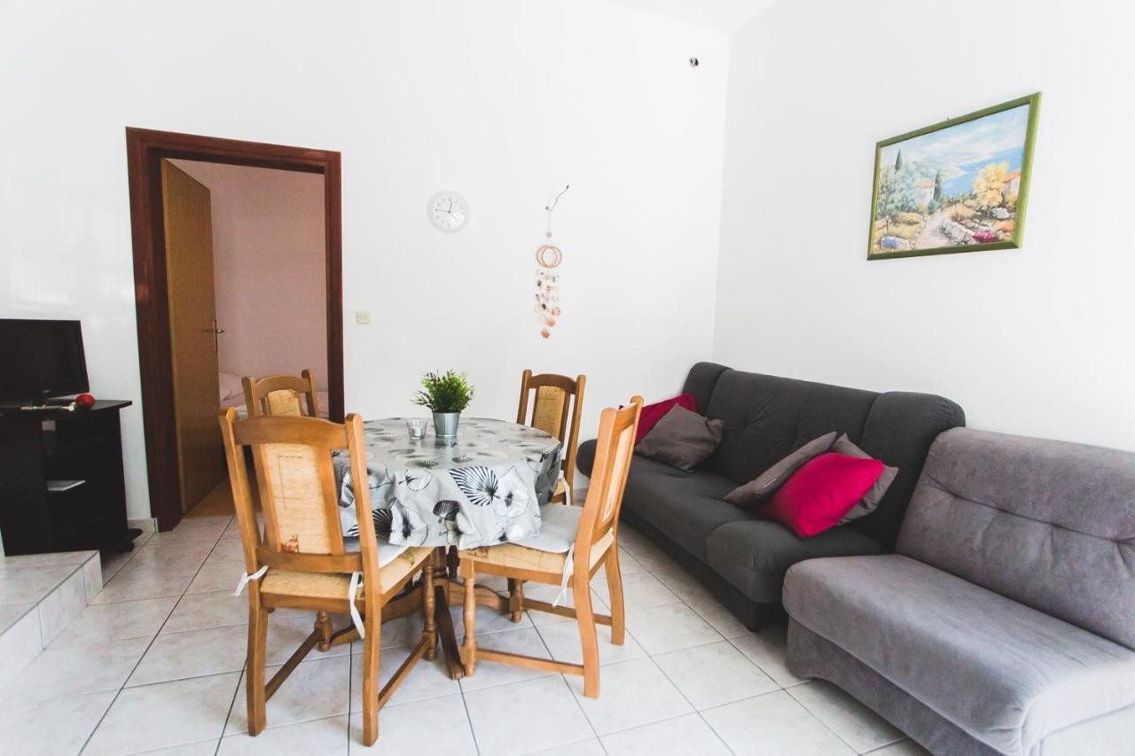 Apartmani Males Rogoznica  Exterior foto