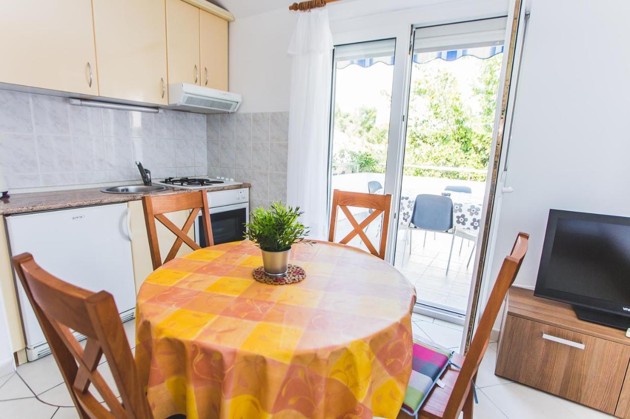 Apartmani Males Rogoznica  Exterior foto