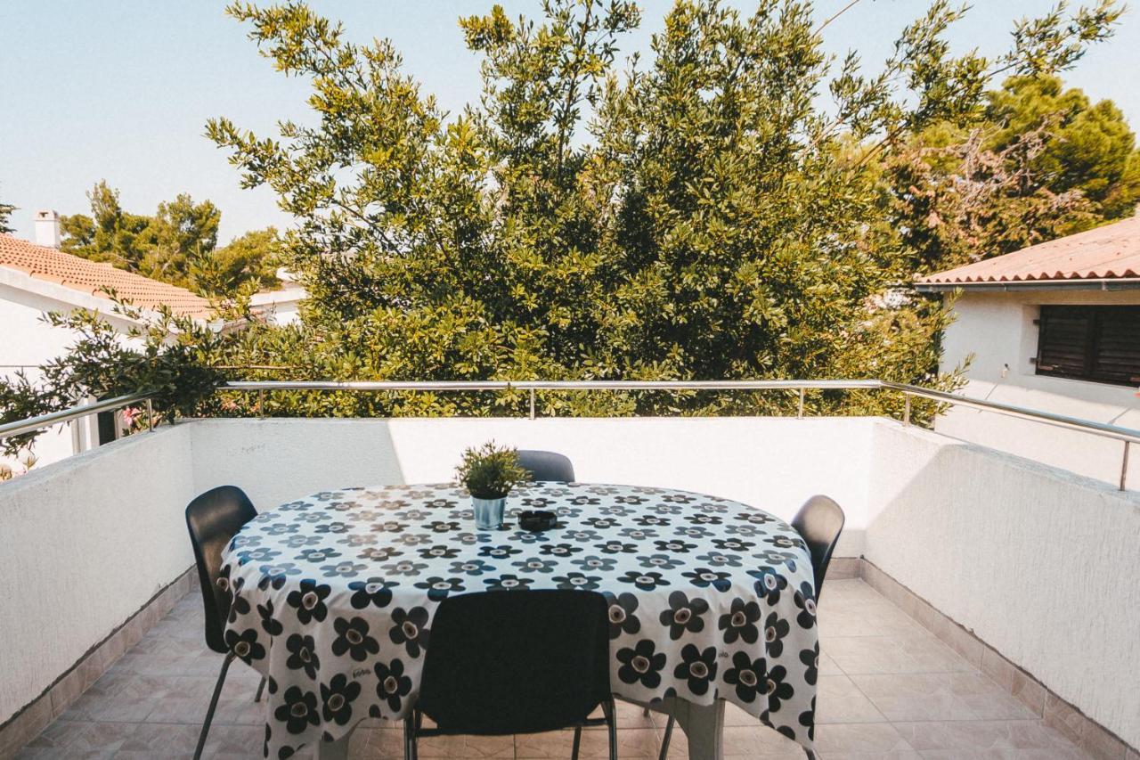 Apartmani Males Rogoznica  Exterior foto