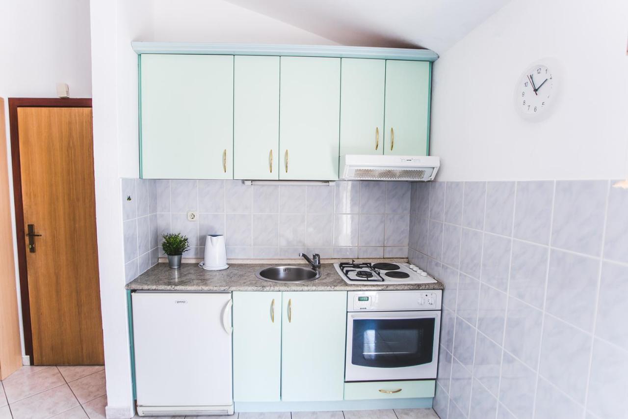 Apartmani Males Rogoznica  Exterior foto