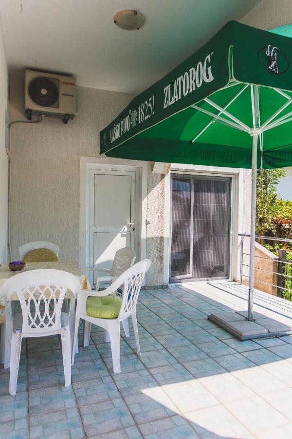 Apartmani Males Rogoznica  Exterior foto