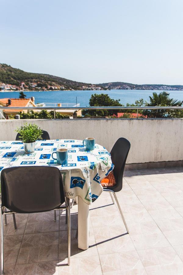 Apartmani Males Rogoznica  Exterior foto