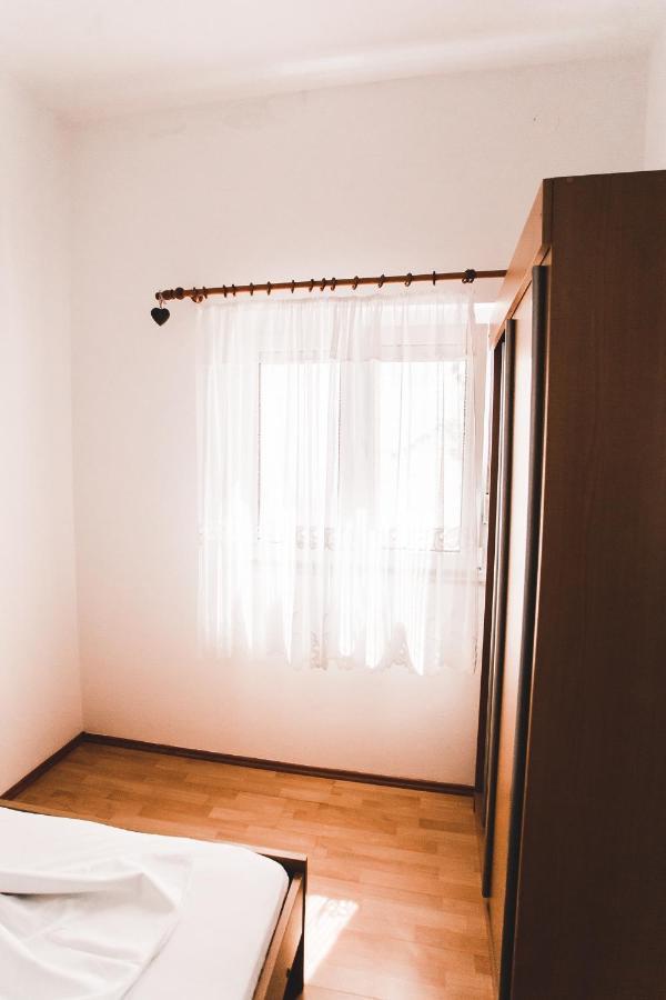 Apartmani Males Rogoznica  Exterior foto