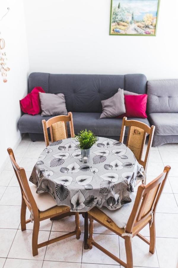 Apartmani Males Rogoznica  Exterior foto