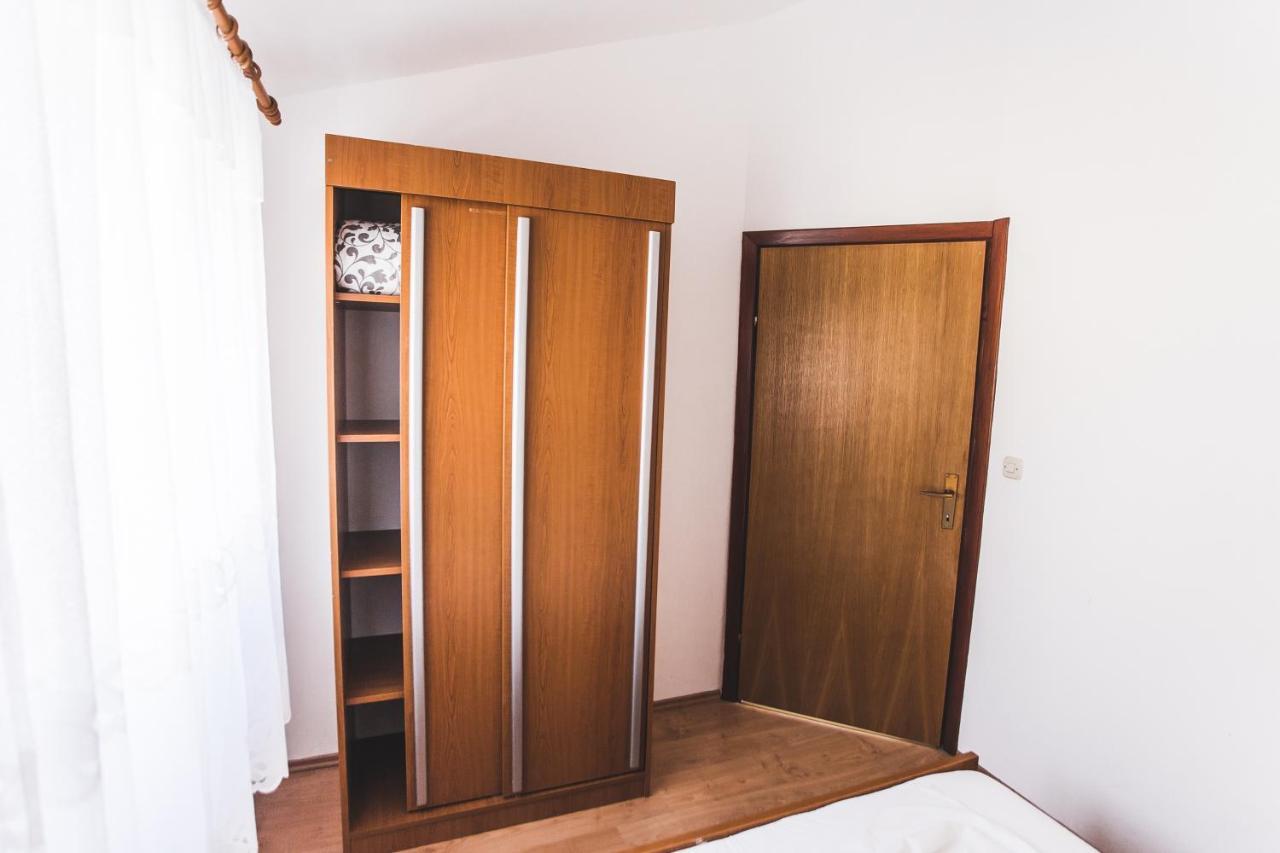 Apartmani Males Rogoznica  Exterior foto