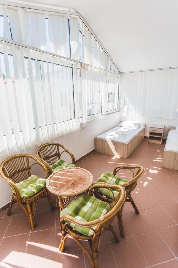 Apartmani Males Rogoznica  Exterior foto